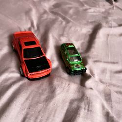 Hot Wheels Dodge Challenger Pull-Back Speeders and Matchbox Jurassic Park Jeep Wrangler