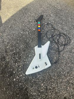 Xbox 360 Guitar As Is 25.00Meet Foxchase Wawa 7913 Oxford Ave 19111