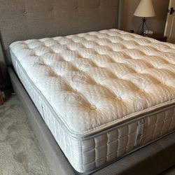 Cal King bed With Storage Drawer