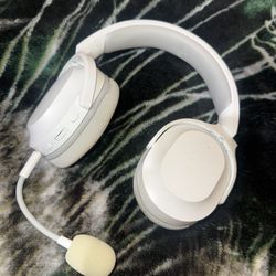 Pc Headphones In Great Comditions Originally Cost 120 