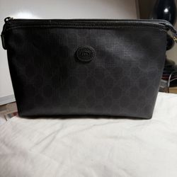 Gucci GG Supreme Pouch 