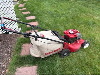 Craftsman 7.0 Horsepower Briggs & Stratton Gasoline Engine Lawn Mower  Lawnmower