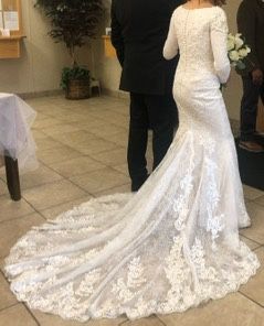 Elegant White Lace Long-Sleeve Mermaid Wedding Dress