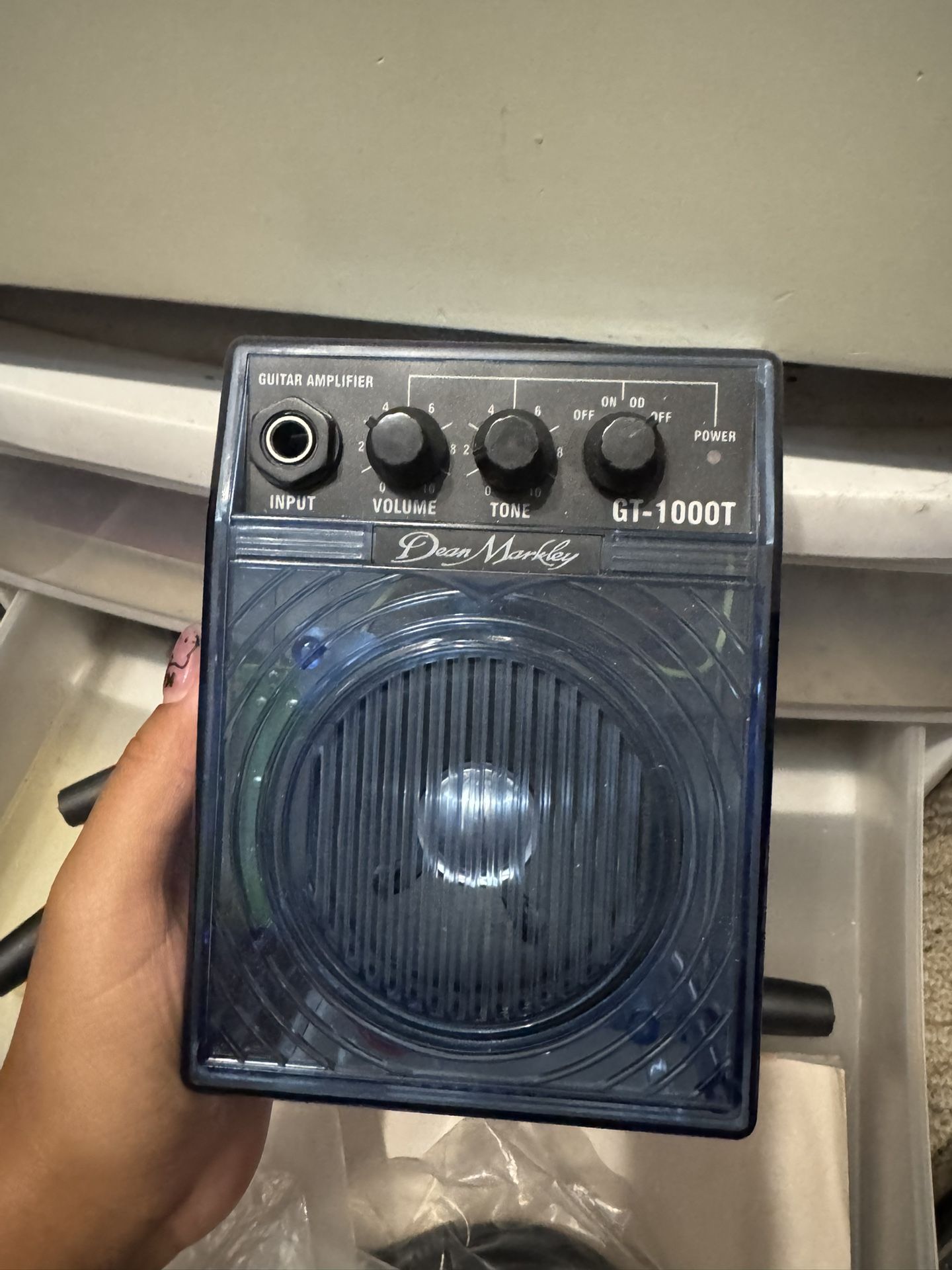 GUITAR AMPLIFIER