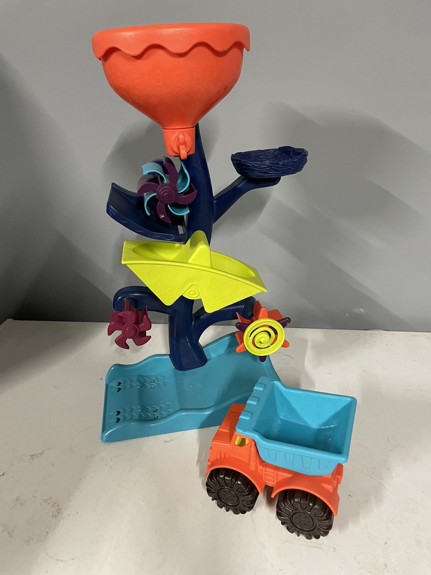 Bathtub/pool toy