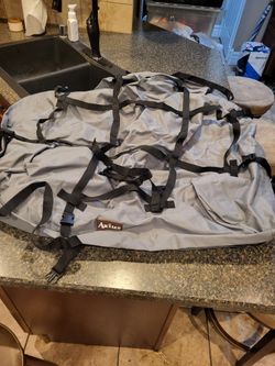 Axius Soft Rooftop Cargo Carrier designed for extra vehicle roof storage with straps.
Capacity: Offers approximately 15 cubic feet of storage space an