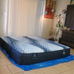 NEW KING SIZE SERTA ICOMFORT MATTRESS FOR SALE! IN EXCELLENT CONDITION,  HIGH QUALITY,  FREE DELIVERY 