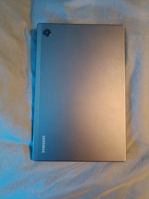 A Good Shape Samsung Tablet Barely Used No Replace Parts Completely New