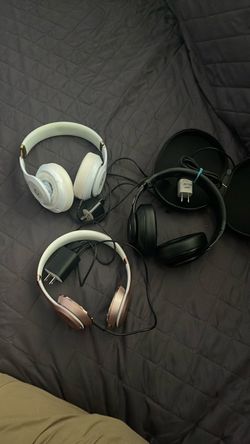 Apple beats - MAKE ME AN OFFER I CAN’T REFUSE.  Over-Ear Headphones with Case and Cables