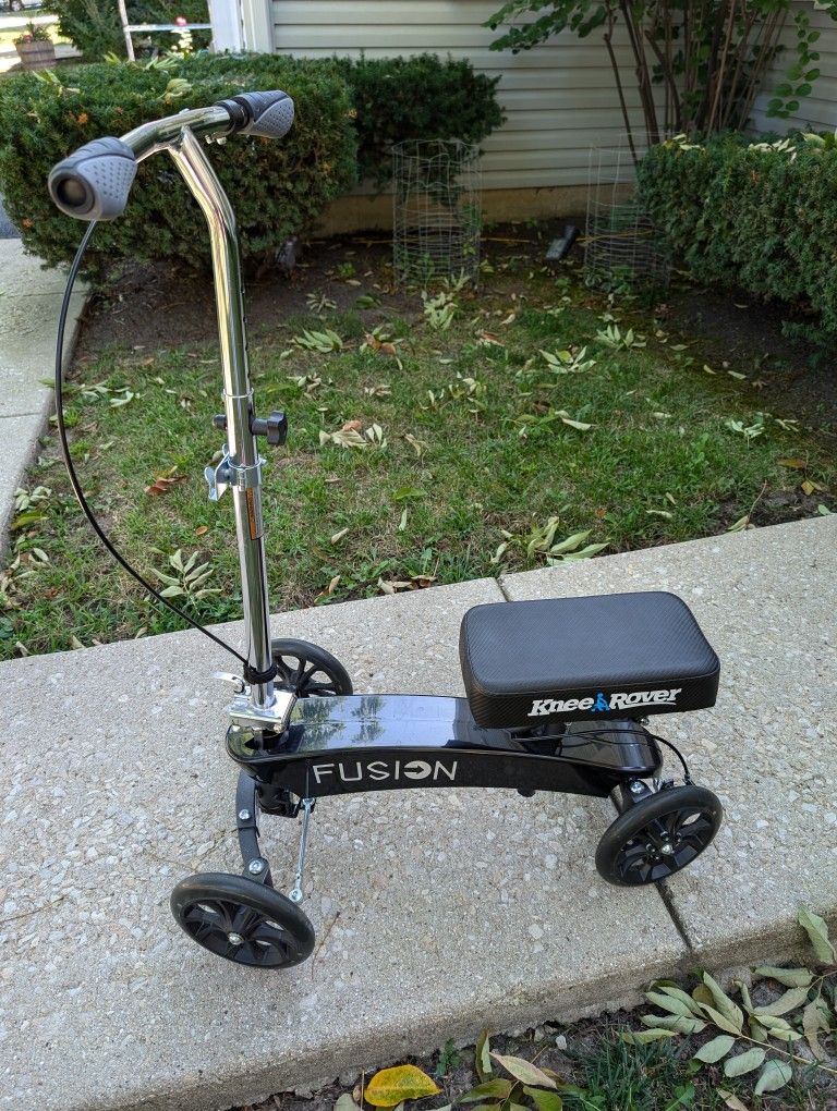 KneeRover Fusion Knee Scooter 