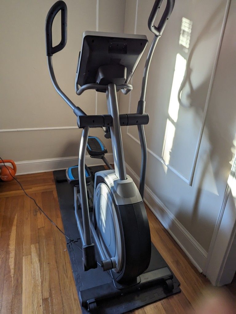 Nordic Track Commercial Elliptical 14.9