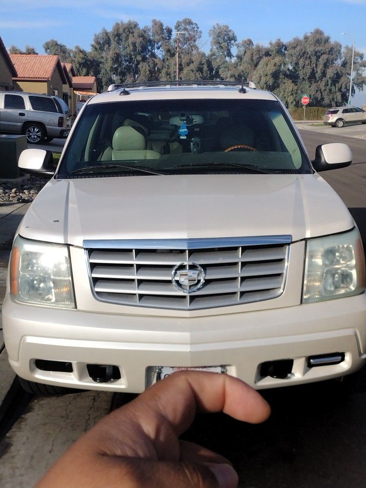 2003 Cadillac Escalade