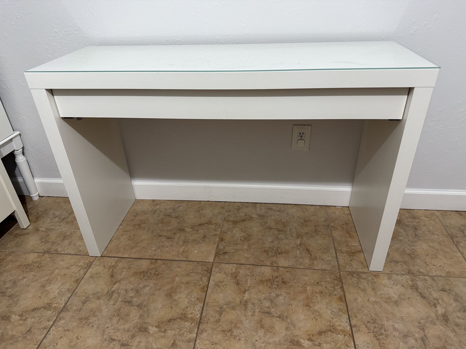 IKEA Malm Vanity/Desk With Glass Topper In White