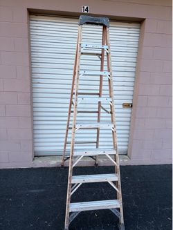 WERNER FIBERGLASS AND ALUMINUM  8 FT LADDER