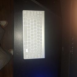 Wireless Apple Keyboard 
