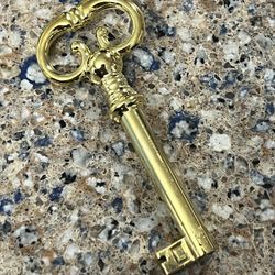 OAKWOOD INTERIORS SKELETON KEY OPENS LADIES WRITING DESK & OAKCREST COLLECTION