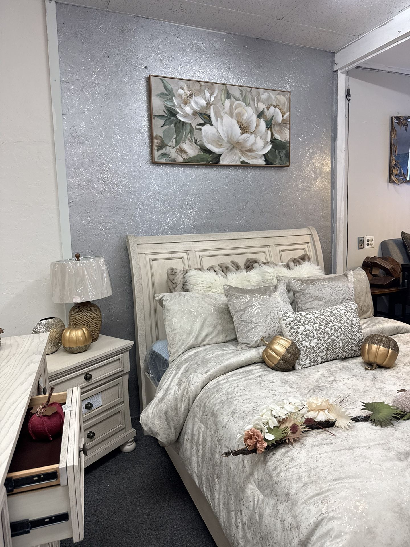 Queen Bedroom Set