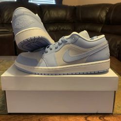 Air Jordan 1 Low Football Grey Aluminum Women's Size 11