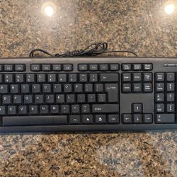 Elegant Full-Size Black Keyboard - The Perfect Blend of Comfort, Functionality, and Style!