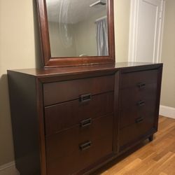 Solid Wood Dresser W/Mirror