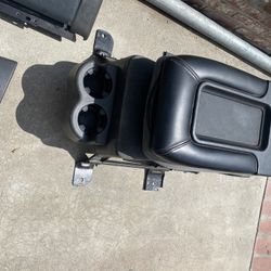 1999 To 2006 Chevy Silverado, Sierra, Tahoe, Suburban, Yukon, Center Console Jump Seat