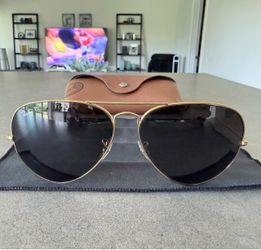 Ray Ban Aviator Classic Gold Frame Sunglasses (polarized)