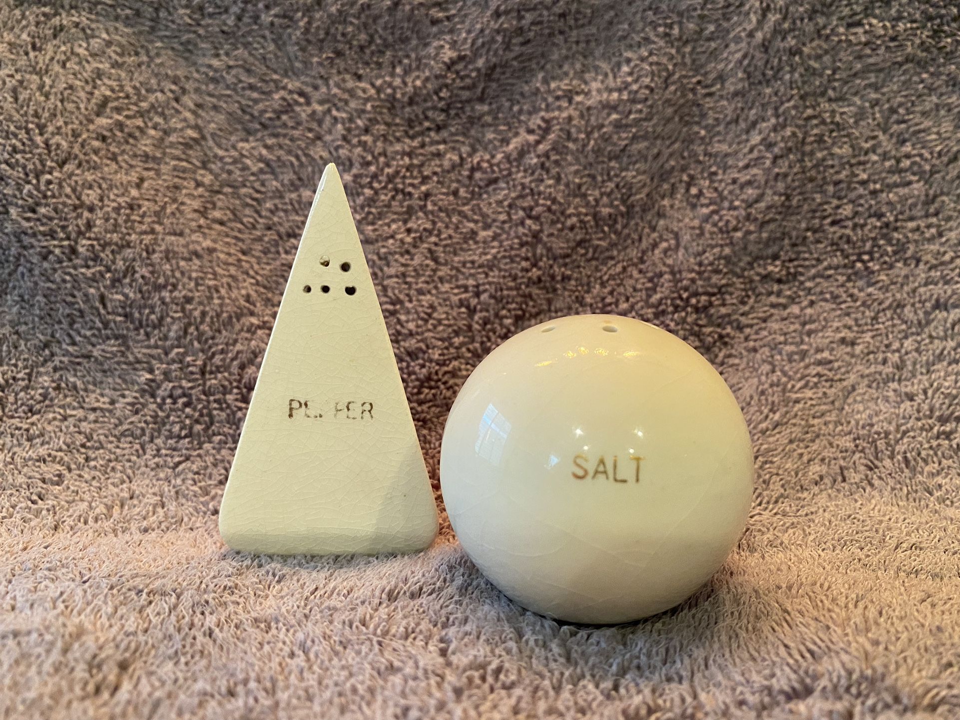1939 New York World’s Fair Salt & Pepper Shakers