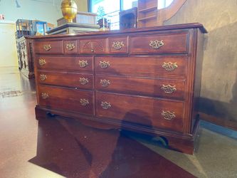 Vintage Lowboy Dresser with Fan Carved Detail