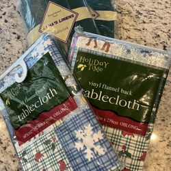 Christmas Tablecloths 
