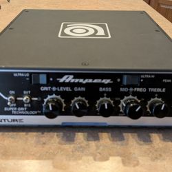 Ampeg Venture V3 – Lightweight 300W Bass Amp