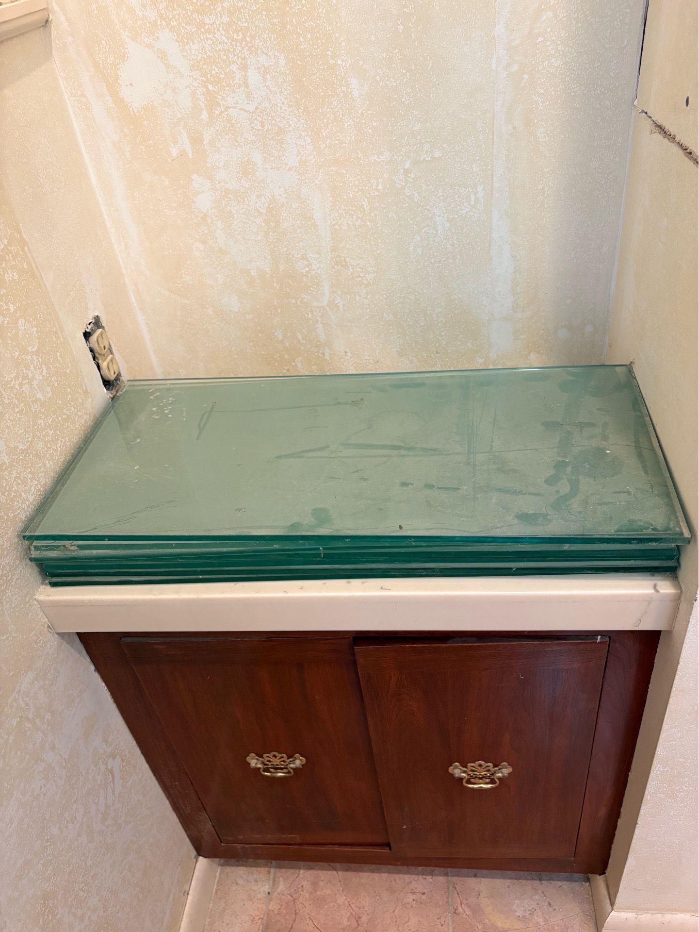 8 heavy glass shelves *read description*