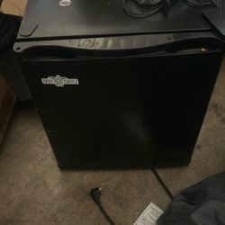 mini fridge 