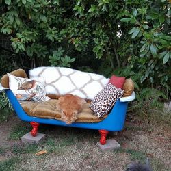 Claw Foot Tub Couch 