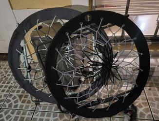 2 Elastic Folding Chairs 