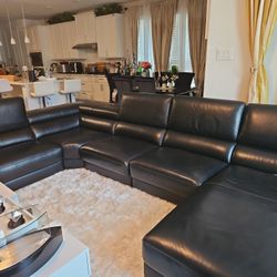  Zuri WYNN SECTIONAL Black