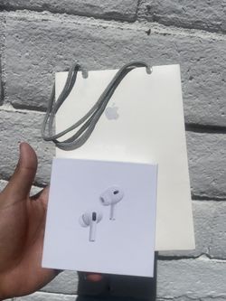 AirPod Pros 2nd Gen W/bag 
