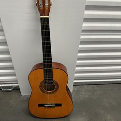 Universal Classic Guitar 🎸