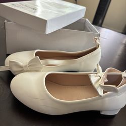 Girls size 2 dress shoes