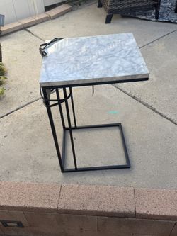 End Table With Power