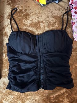 Women’s halter top black