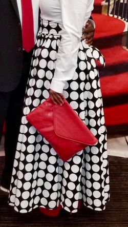 Full skirt (poke a dot)