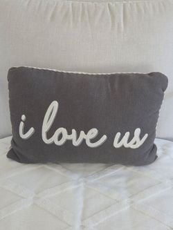Trow Pillow