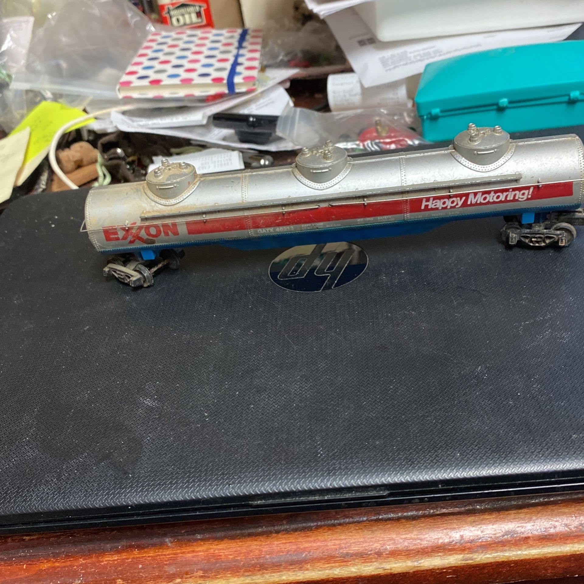 HO Scale Three Cap Tanker Carexxin Good Condition