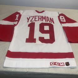 Authentic Steve Yzerman Detroit Red Wings CCM Men 44 Jersey Mic 90s Eastside Nhl