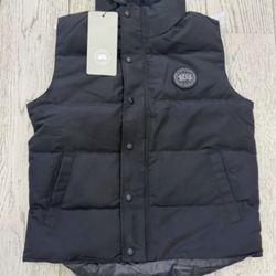 Black canada goose vest size small