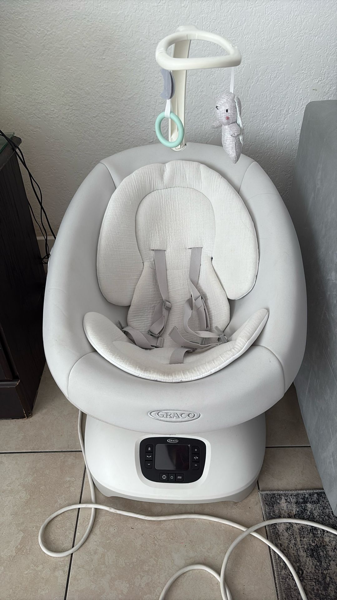 Graco SmartSense Baby Swing with Cry Detection Technology