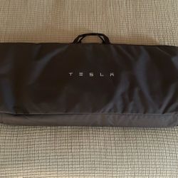 Tesla Pet Liner