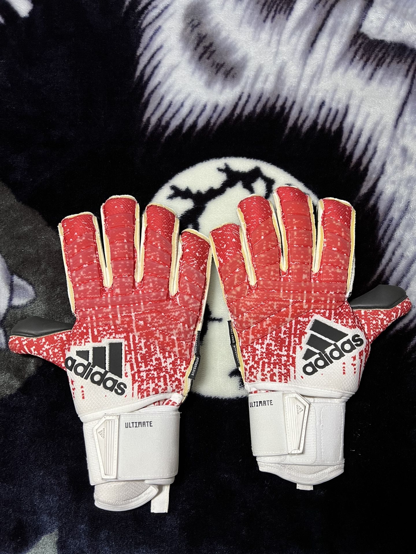 Adidas Ultimate Goalkeeper Gloves