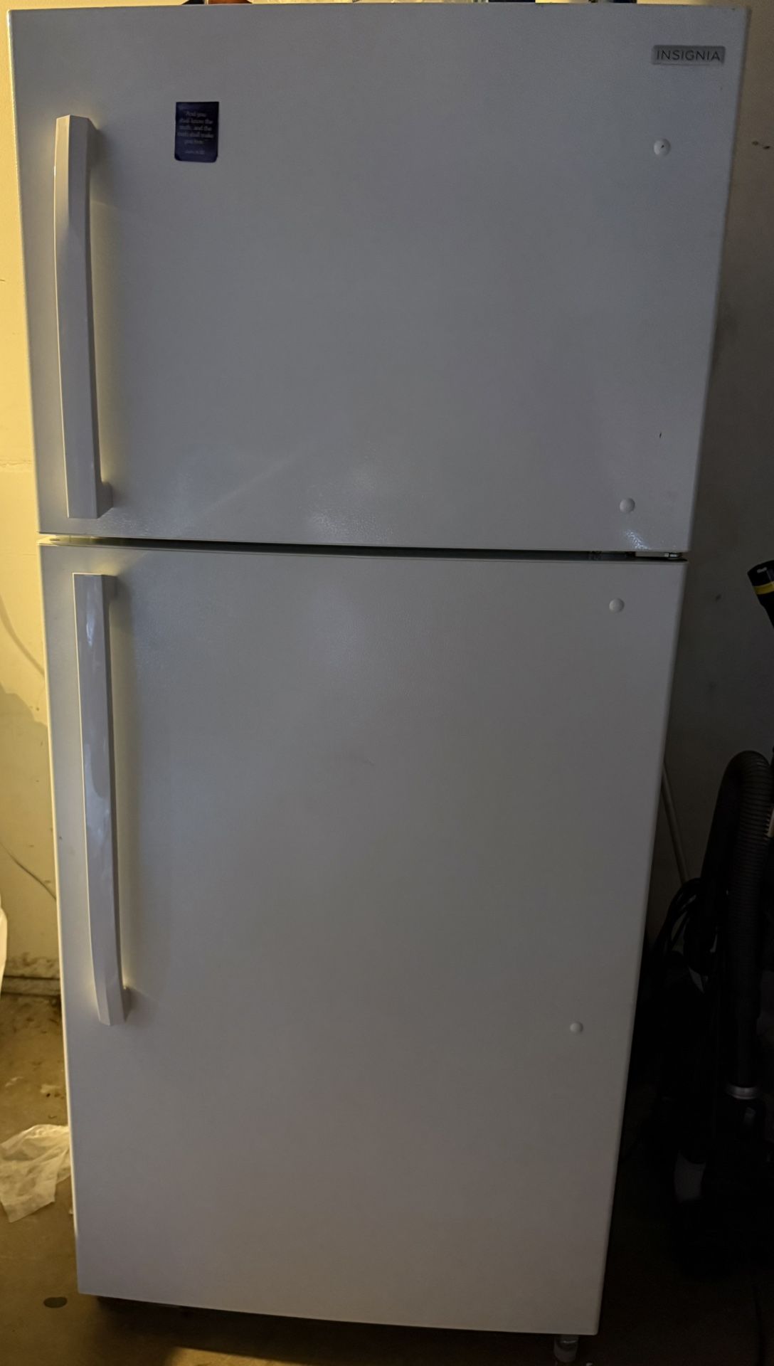 Insignia 18.1 Cu. Ft. Top Freezer Refrigerator