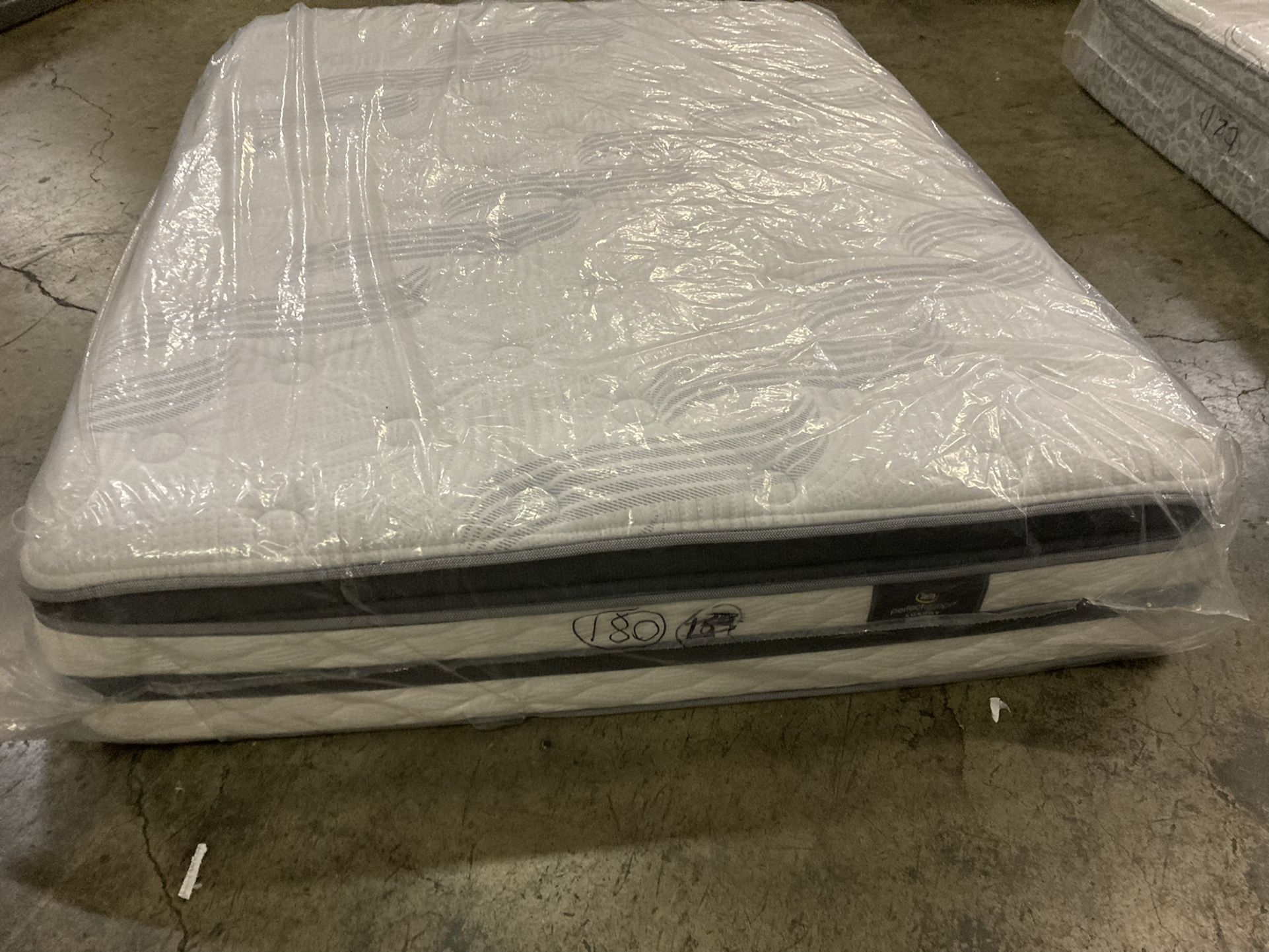 Queen Serta Luxury Pillow Top Mattress